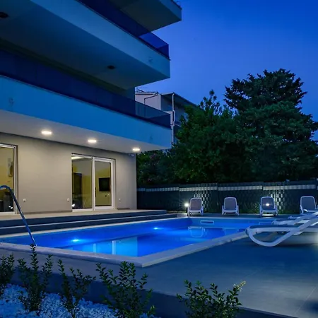 Seka Apartments With A Pool Kaštela Exterior foto