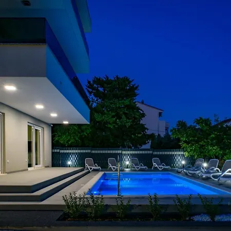 Seka Apartments With A Pool Kaštela Exterior foto